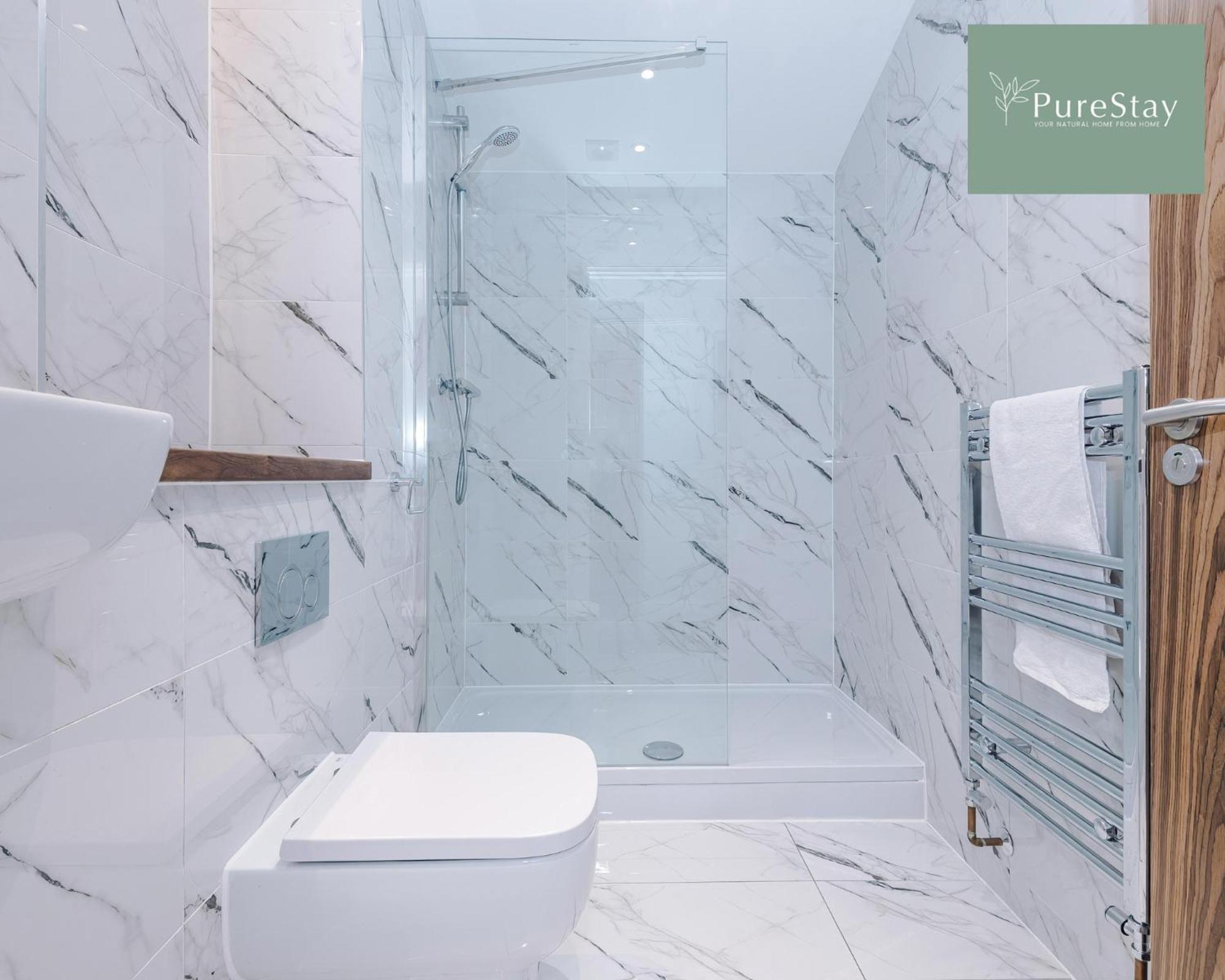 Stunning Five Bedroom Manchester House With Free Parking By Purestay Short Lets & Serviced Accommodation Екстер'єр фото