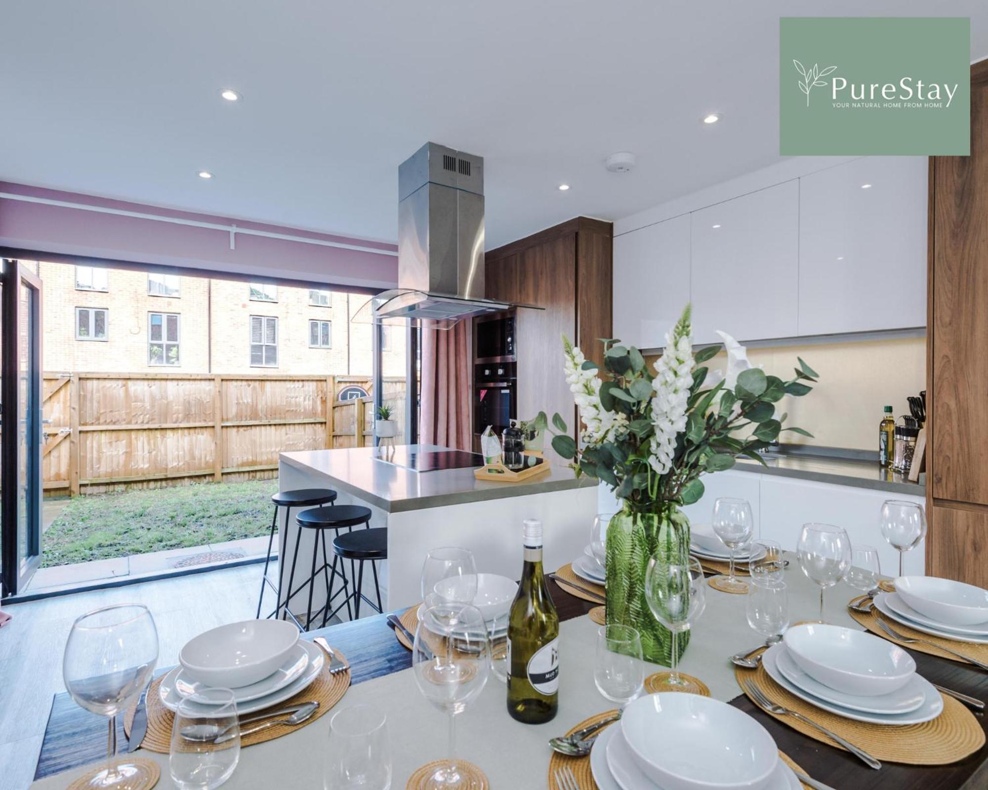 Stunning Five Bedroom Manchester House With Free Parking By Purestay Short Lets & Serviced Accommodation Екстер'єр фото