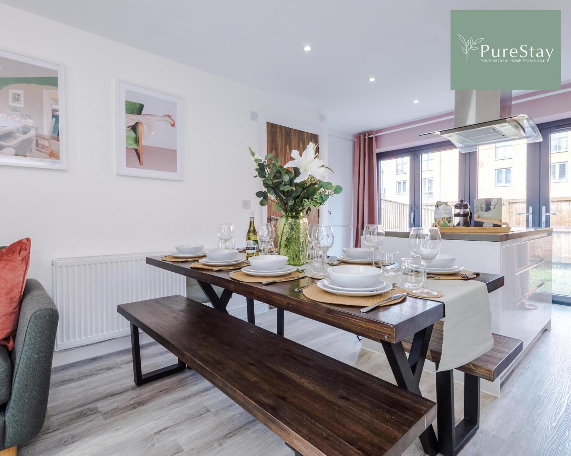 Stunning Five Bedroom Manchester House With Free Parking By Purestay Short Lets & Serviced Accommodation Екстер'єр фото